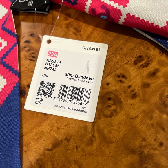 New Chanel silk slim bandeau scarf 23A - Picture 2 of 5